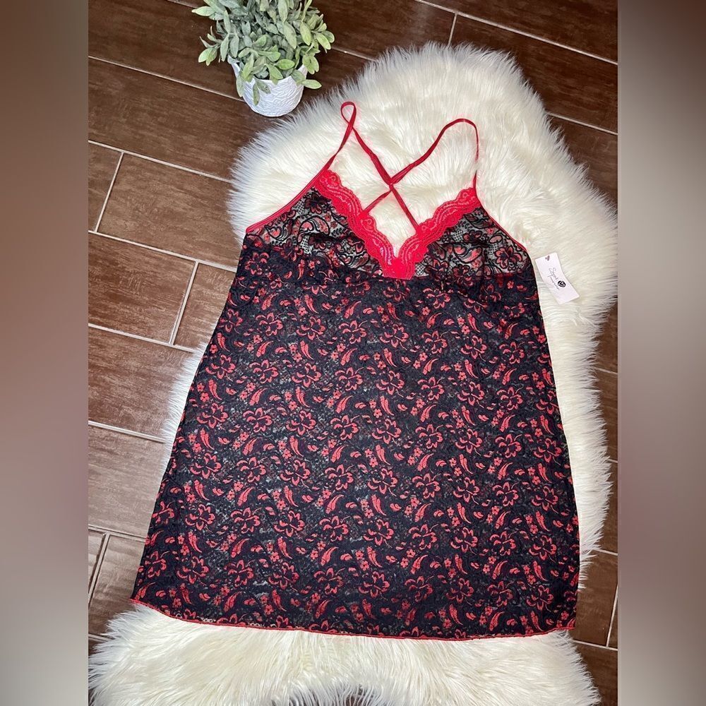 Secret Treasures black/red lace baby doll sz 2X